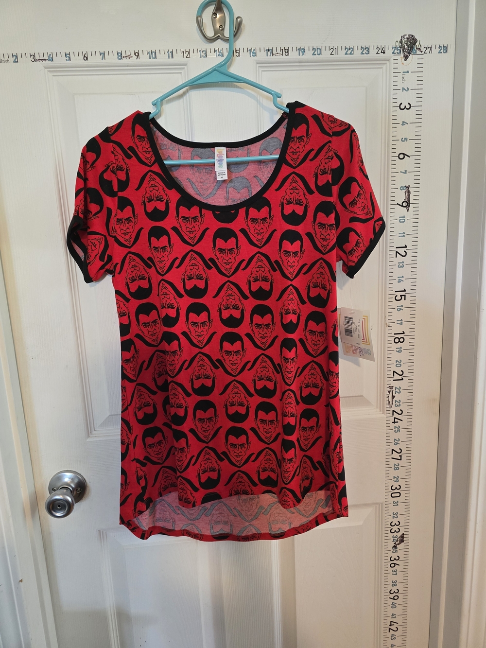 LuLaRoe Classic T XS Dracula Vampire Halloween Red Black Graphic Print NWT
